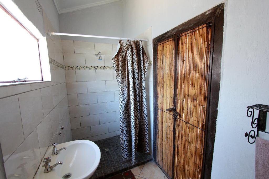 Zigzag Town Lodge Лівінґстон Екстер'єр фото
